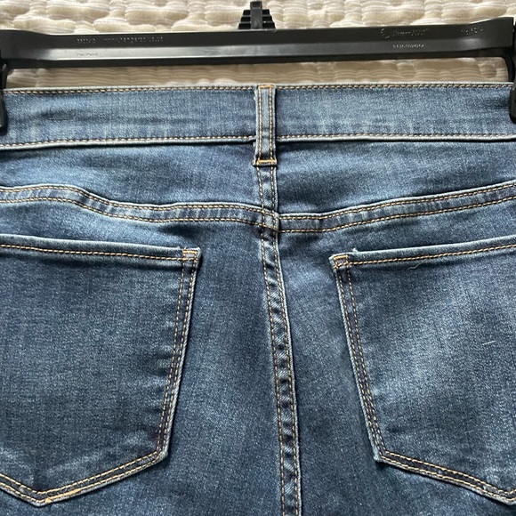 NWOT! NY&Co DENIM JEANS HIGH -WAIST SUPER SKINNY LEGS w/Buttons down leg SIZE 6 - Picture 3 of 5